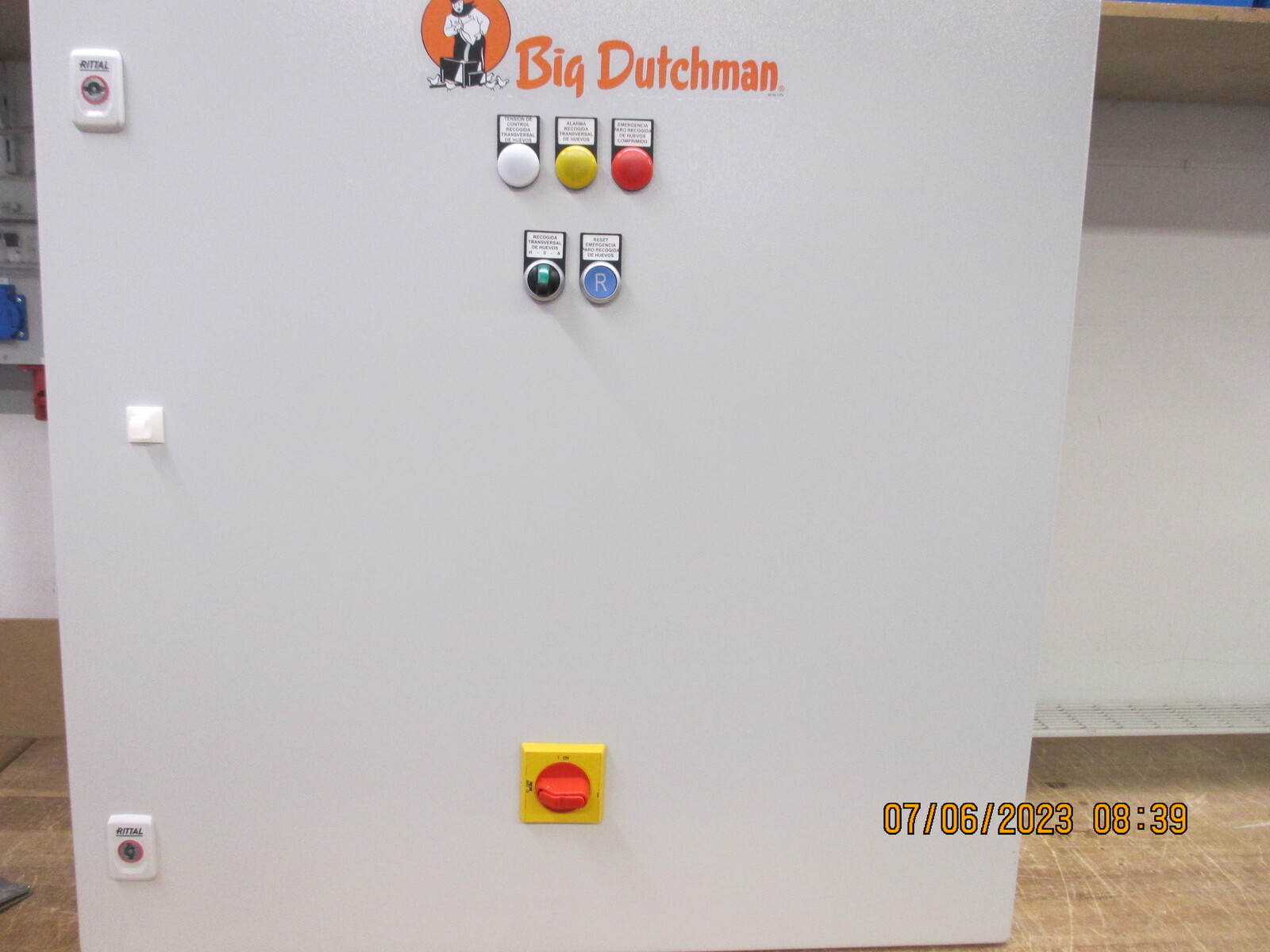 Control cabinet Granjas Ovimar egg cross collection